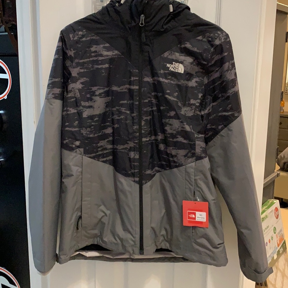 Women’s NORTH FACE ARYI TRI JCK -RTO PACHE GREY. NWT